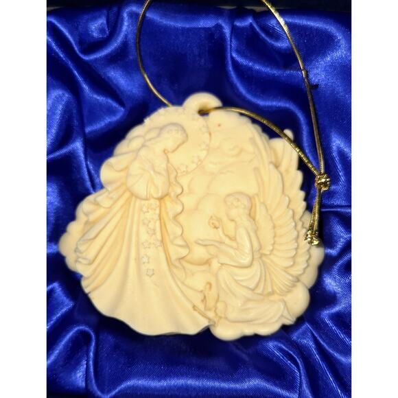 Roman Inc. Millennium Series Ornaments – “The Annunciation” & “Gentle Love” - Picture 4 of 8
